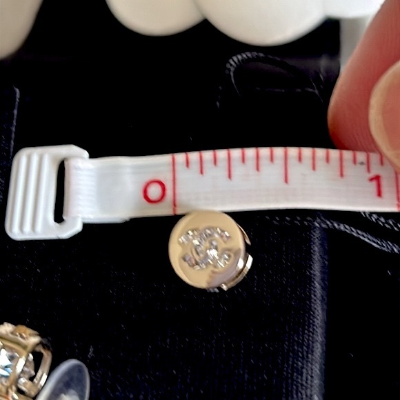 Chanel Stud CC Crystal Earrings 24B - Picture 8 of 9